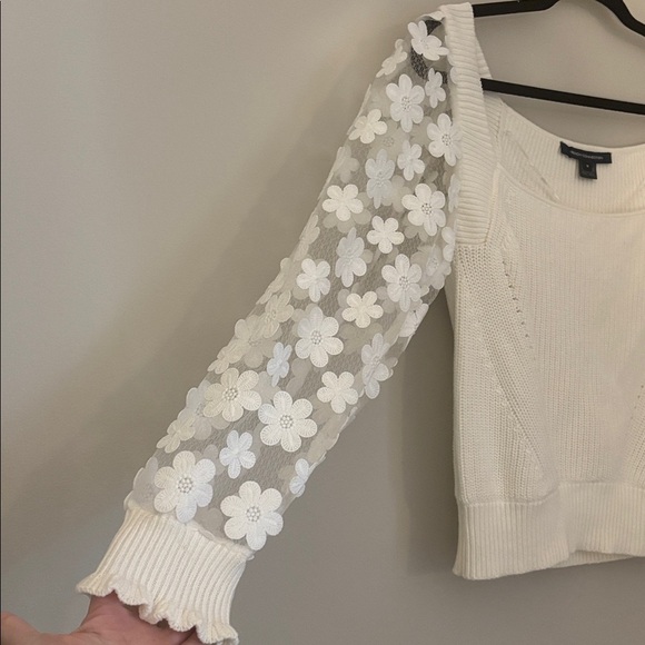 French Connection Juliet Mozart Floral Sleeve Sweater size medium - Picture 4 of 5